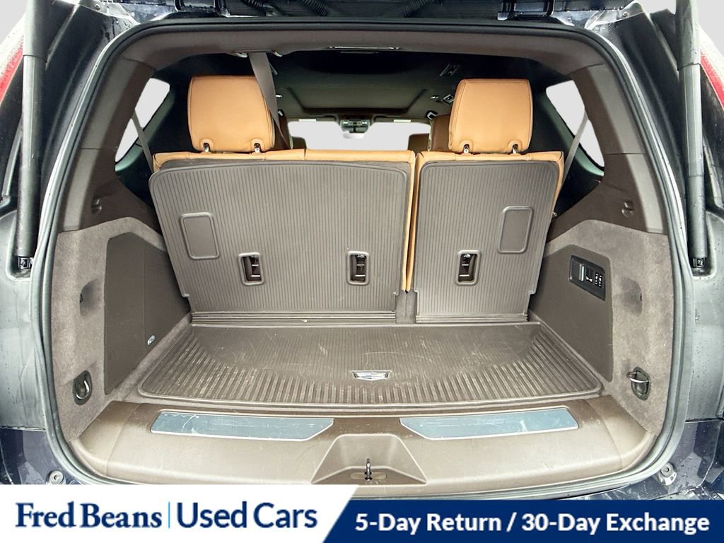 Used 2023 Cadillac Escalade Premium Luxury w/ LPO, Radiant Package AWD/4WD image 31