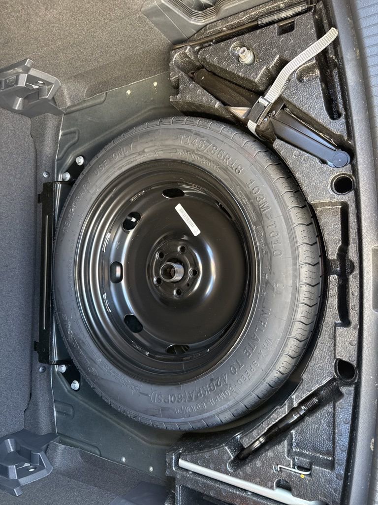 Used 2021 Volkswagen Tiguan S image 28