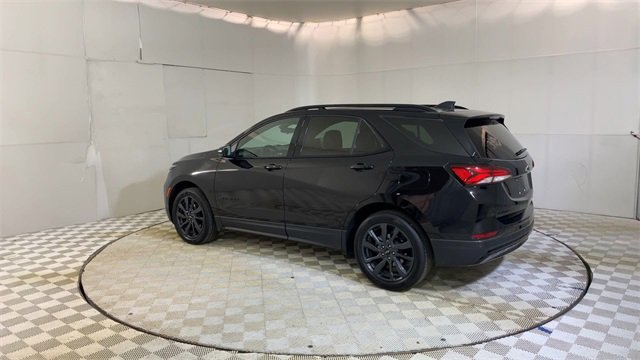 Used 2023 Chevrolet Equinox RS w/ RS Leather Package image 6