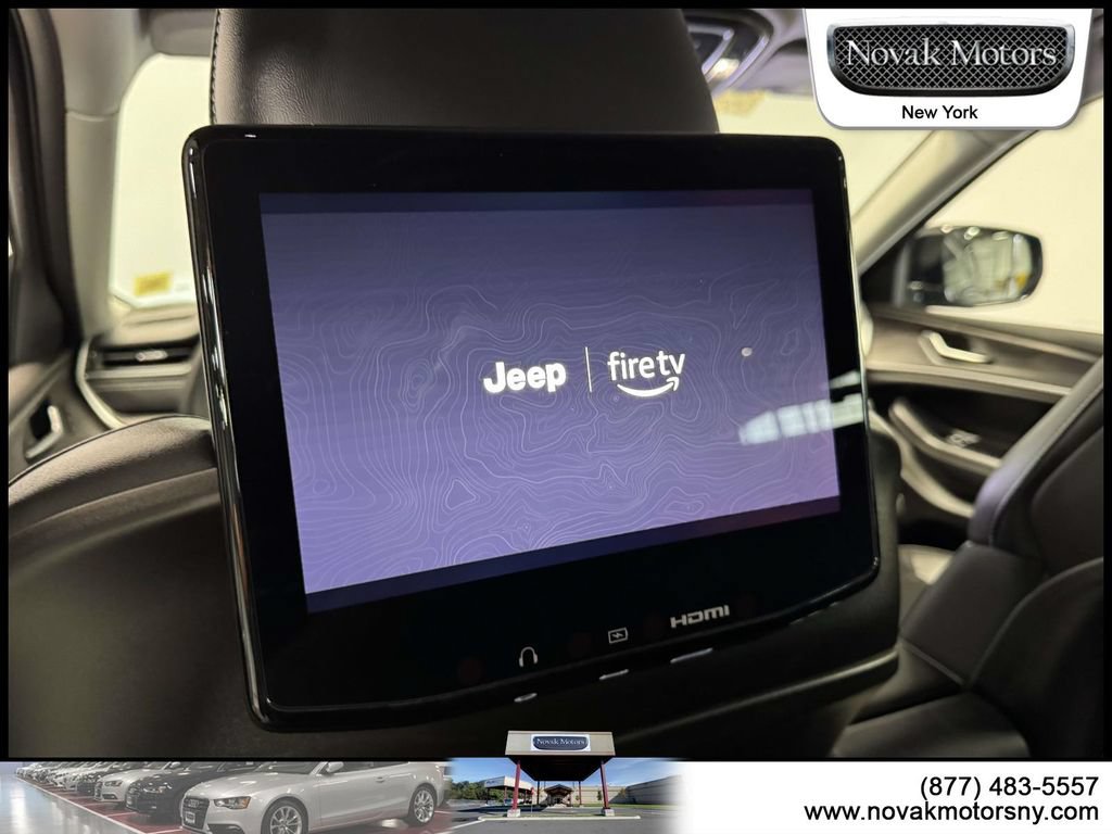 Used 2023 Jeep Grand Cherokee L Limited w/ Luxury Tech Group II AWD/4WD image 14