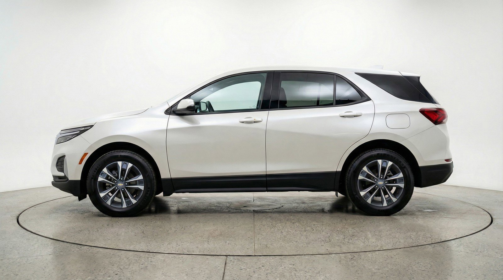 Used 2025 Chevrolet Equinox LT FWD image 5