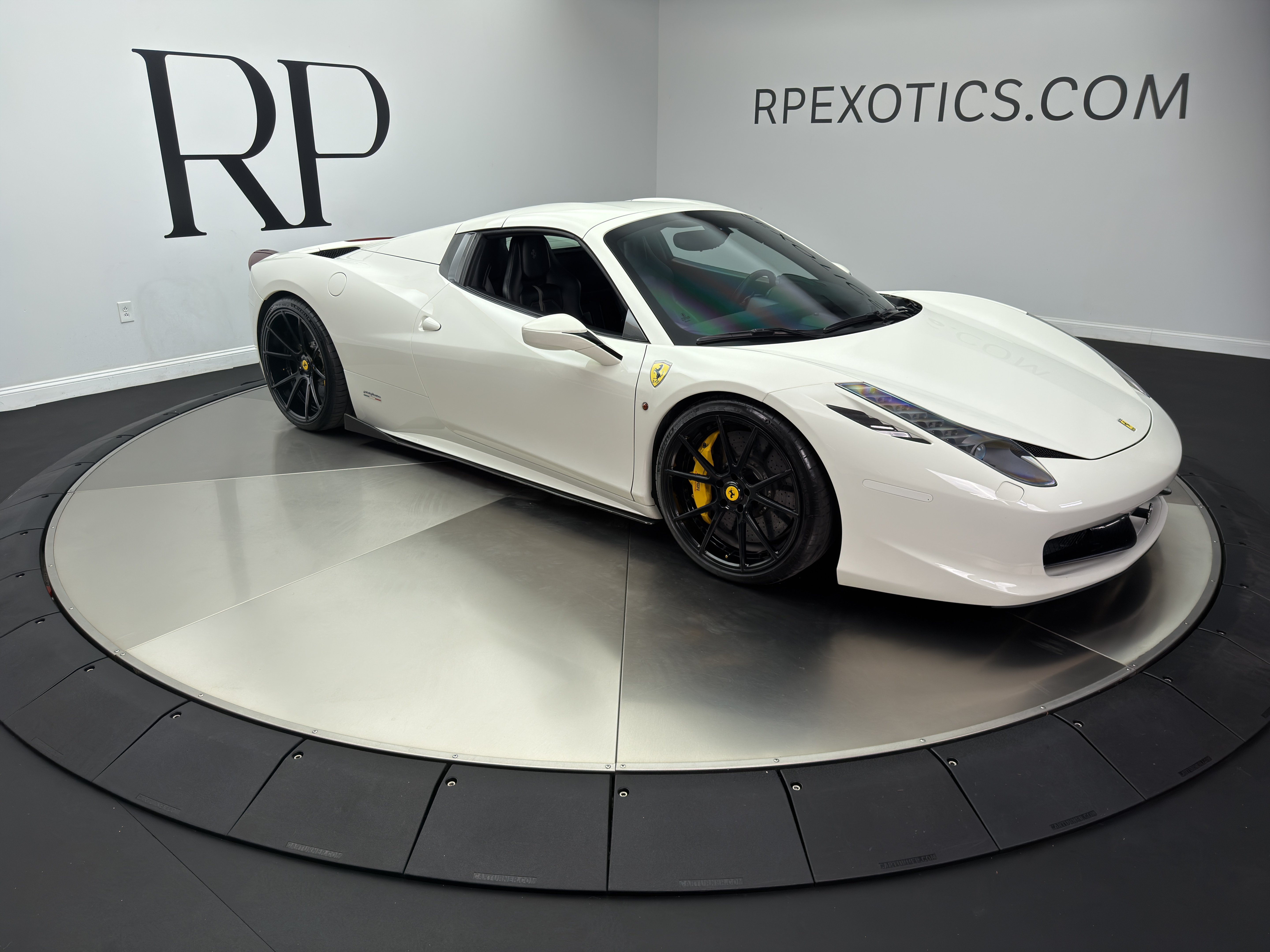 Used 2014 Ferrari 458 Spider RWD image 19