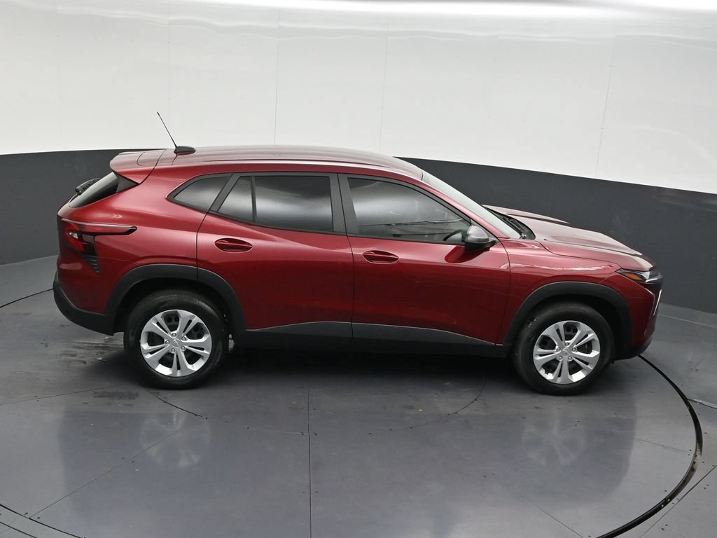 Used 2024 Chevrolet Trax LS FWD image 20