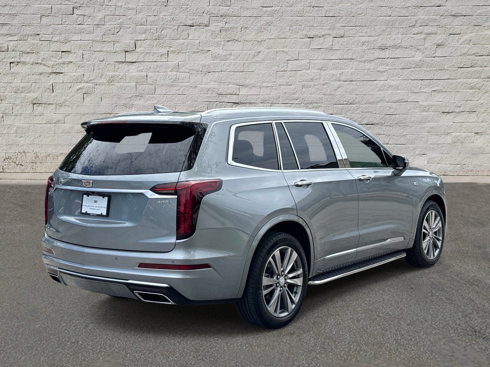 Used 2025 Cadillac XT6 Premium Luxury FWD image 5