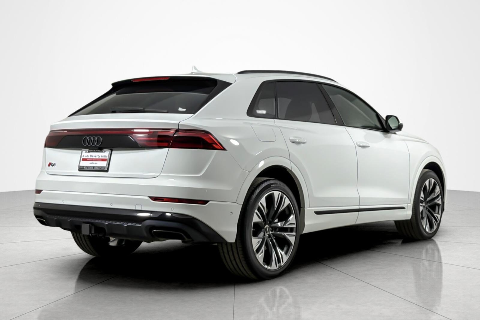 Used 2025 Audi Q8 Premium Plus w/ Premium Plus Package AWD/4WD image 5