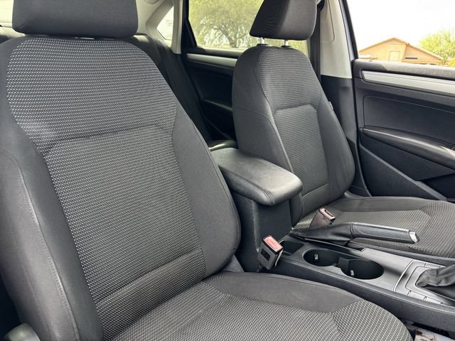 Used 2017 Volkswagen Passat 1.8T S FWD image 10
