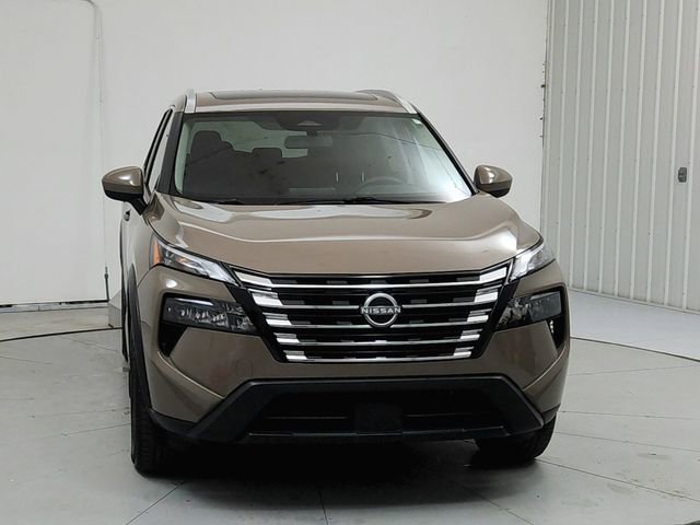 Used 2025 Nissan Rogue SV w/ SV Premium Package image 2