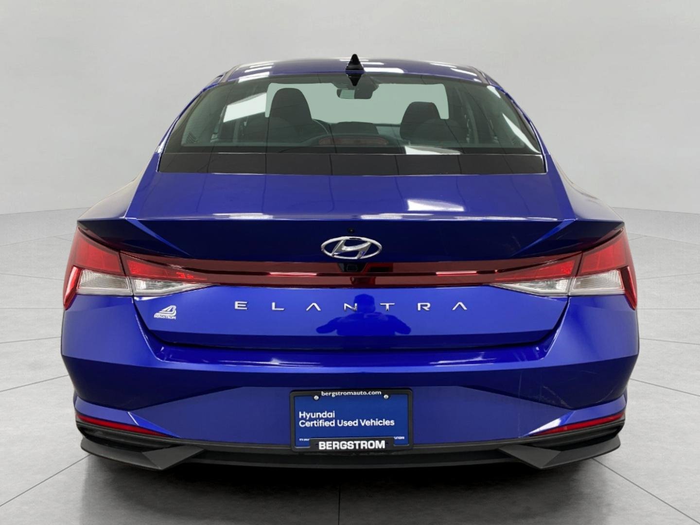Certified 2023 Hyundai Elantra SEL w/ Preferred Accessory Package image 5