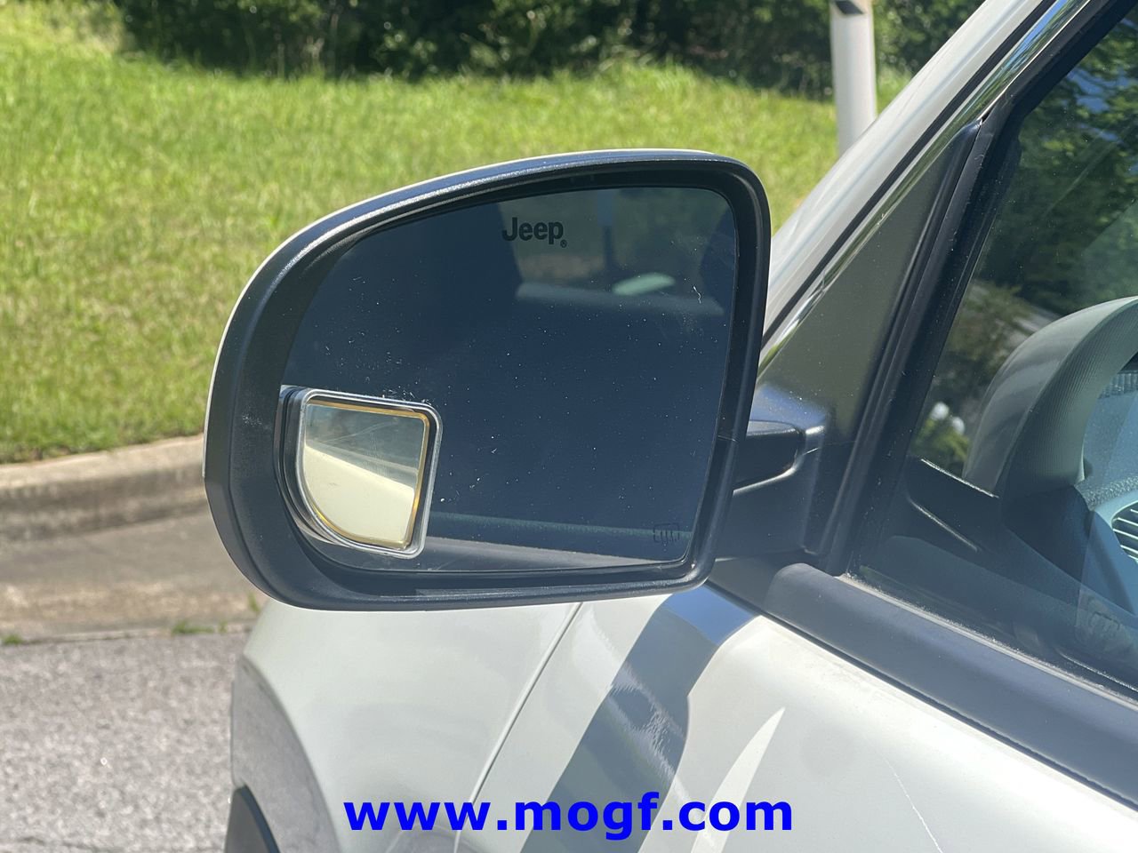 Used 2018 Jeep Compass Latitude w/ Popular Equipment Group FWD image 26
