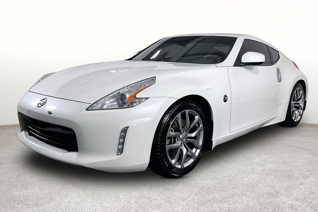 Used 2014 Nissan 370Z Coupe RWD image 14