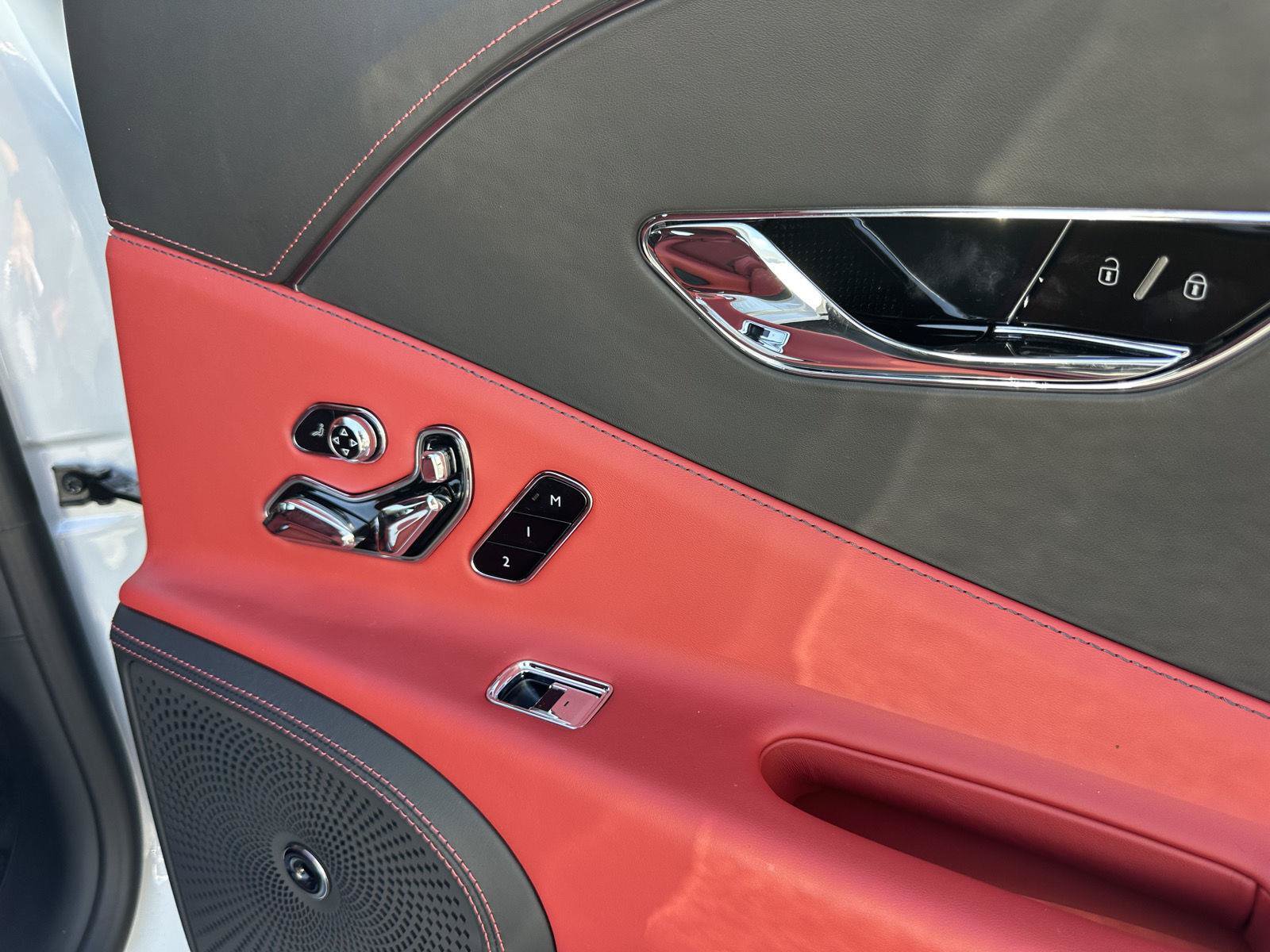 New 2026 Bentley Flying Spur V8 AWD/4WD image 21