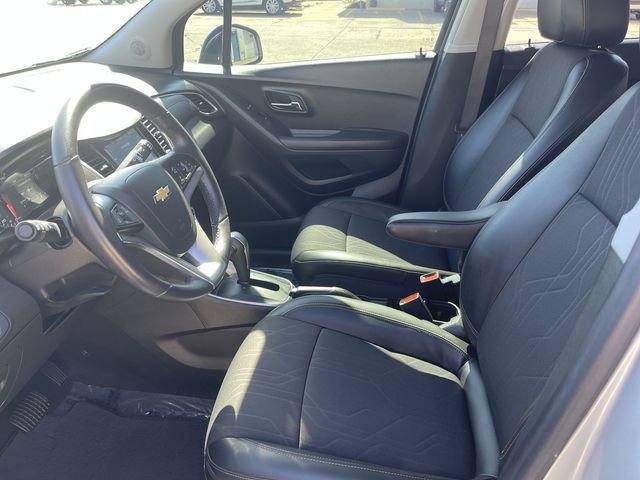 Used 2022 Chevrolet Trax LT w/ Redline Edition image 11