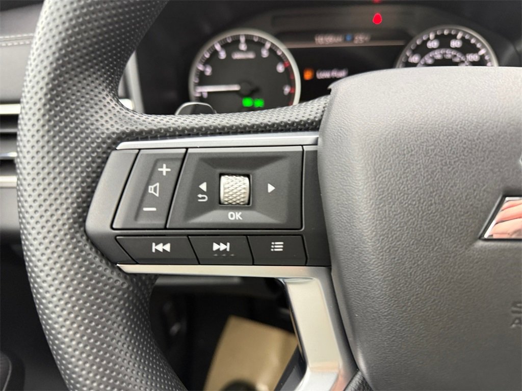 New 2025 Mitsubishi Outlander ES image 33