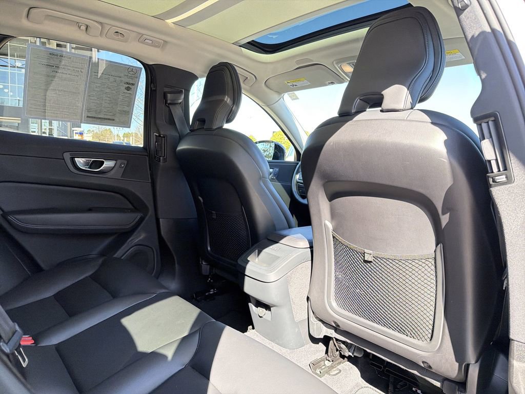 Used 2024 Volvo XC60 B5 Core image 18