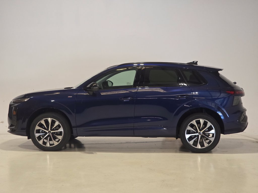 New 2026 Audi Q3 quattro 2.0T AWD/4WD image 3