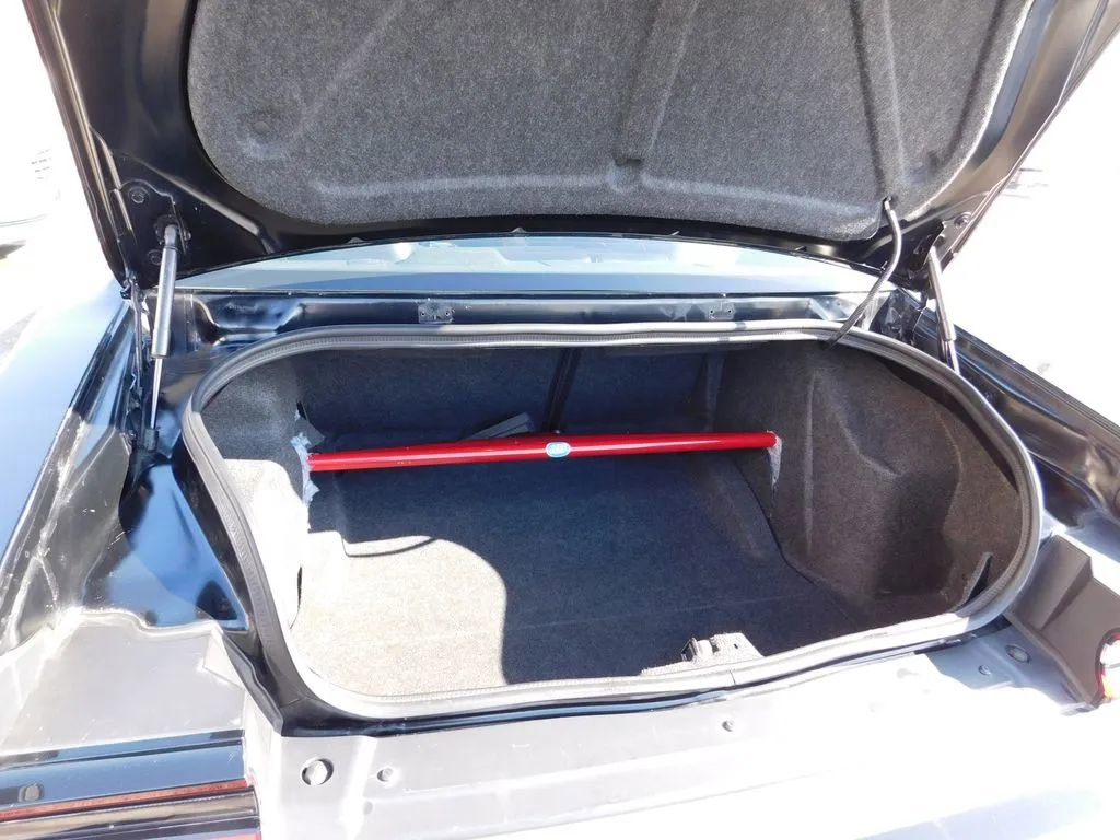 Used 2015 Dodge Challenger R/T Plus image 8