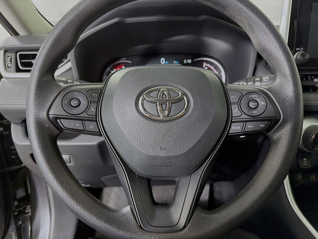 Used 2025 Toyota RAV4 XLE FWD image 14