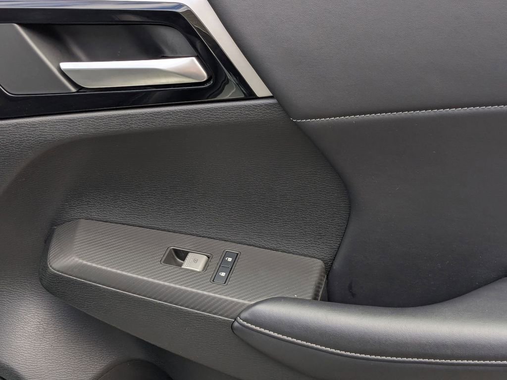 Used 2025 Mitsubishi Outlander SE image 33