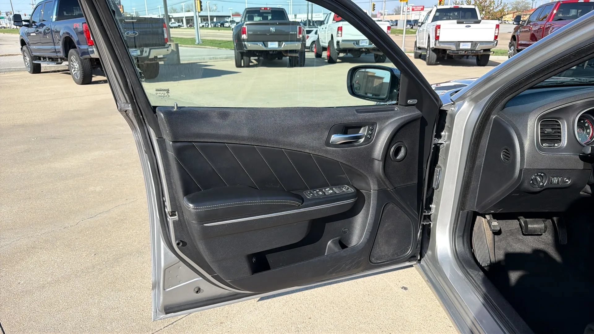 Used 2015 Dodge Charger SXT w/ Plus Group RWD image 43