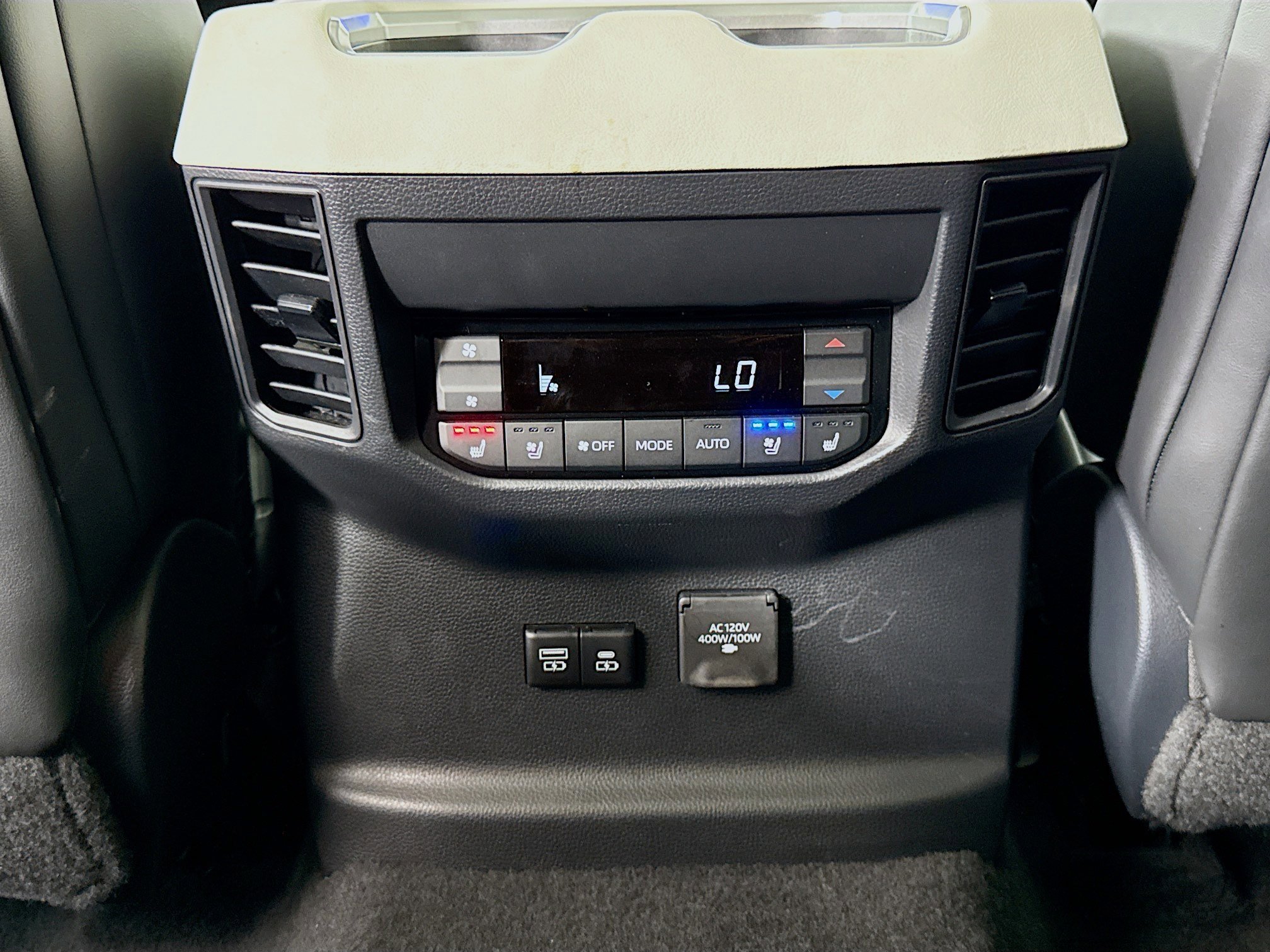 Used 2024 Toyota Sequoia Capstone image 27