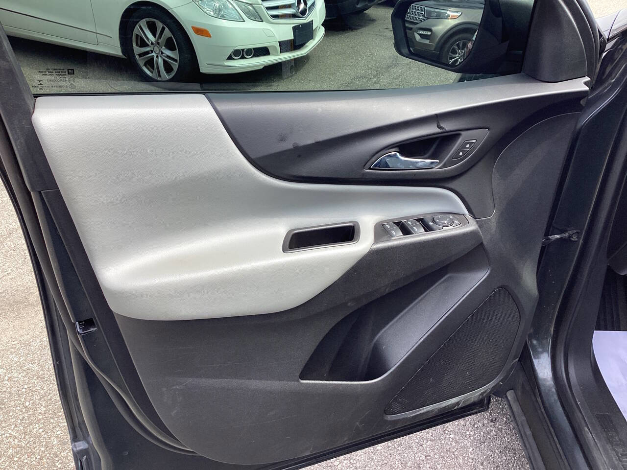 Used 2020 Chevrolet Equinox LS image 17