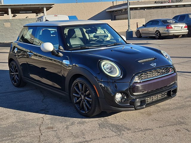 Used 2019 MINI Cooper S w/ Premium Package image 3