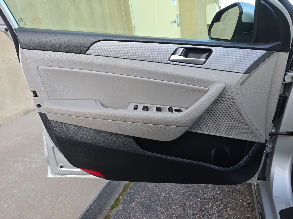 Used 2016 Hyundai Sonata SE image 23