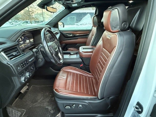 Used 2023 GMC Yukon XL Denali Ultimate image 14