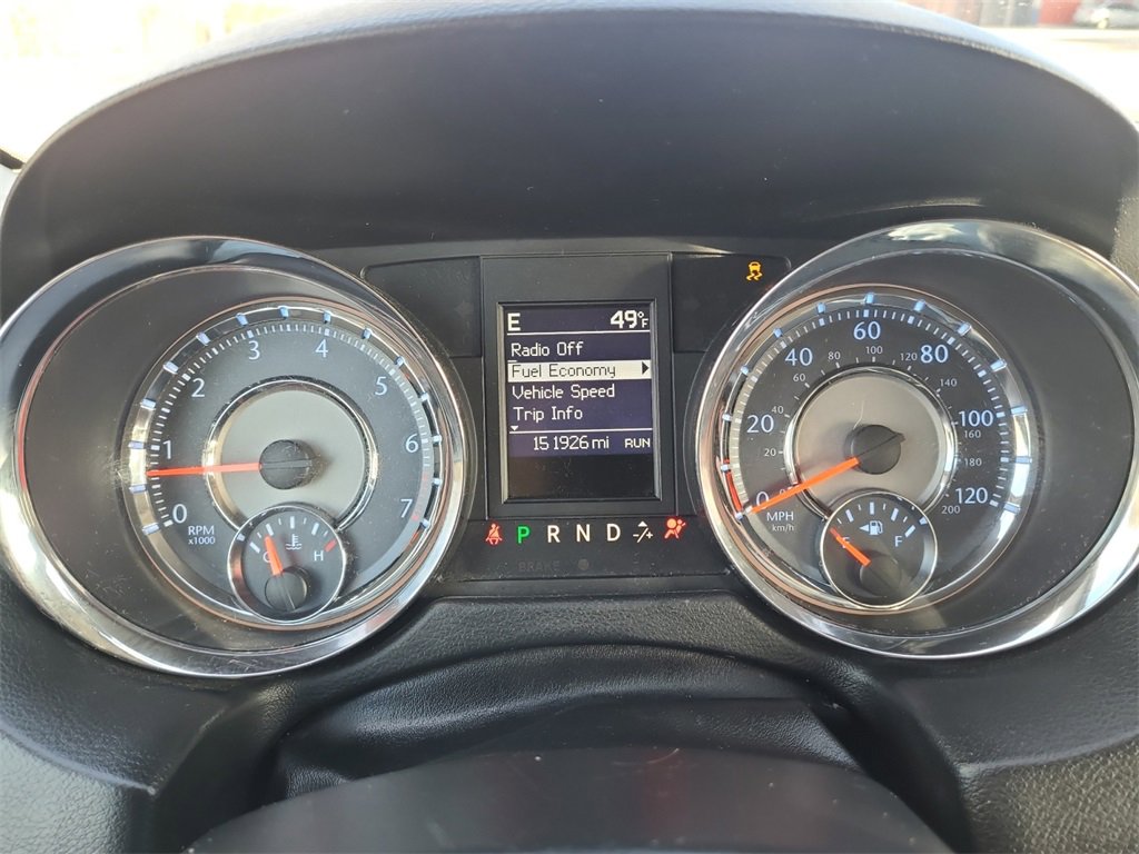 Used 2015 Chrysler Town & Country Touring image 18