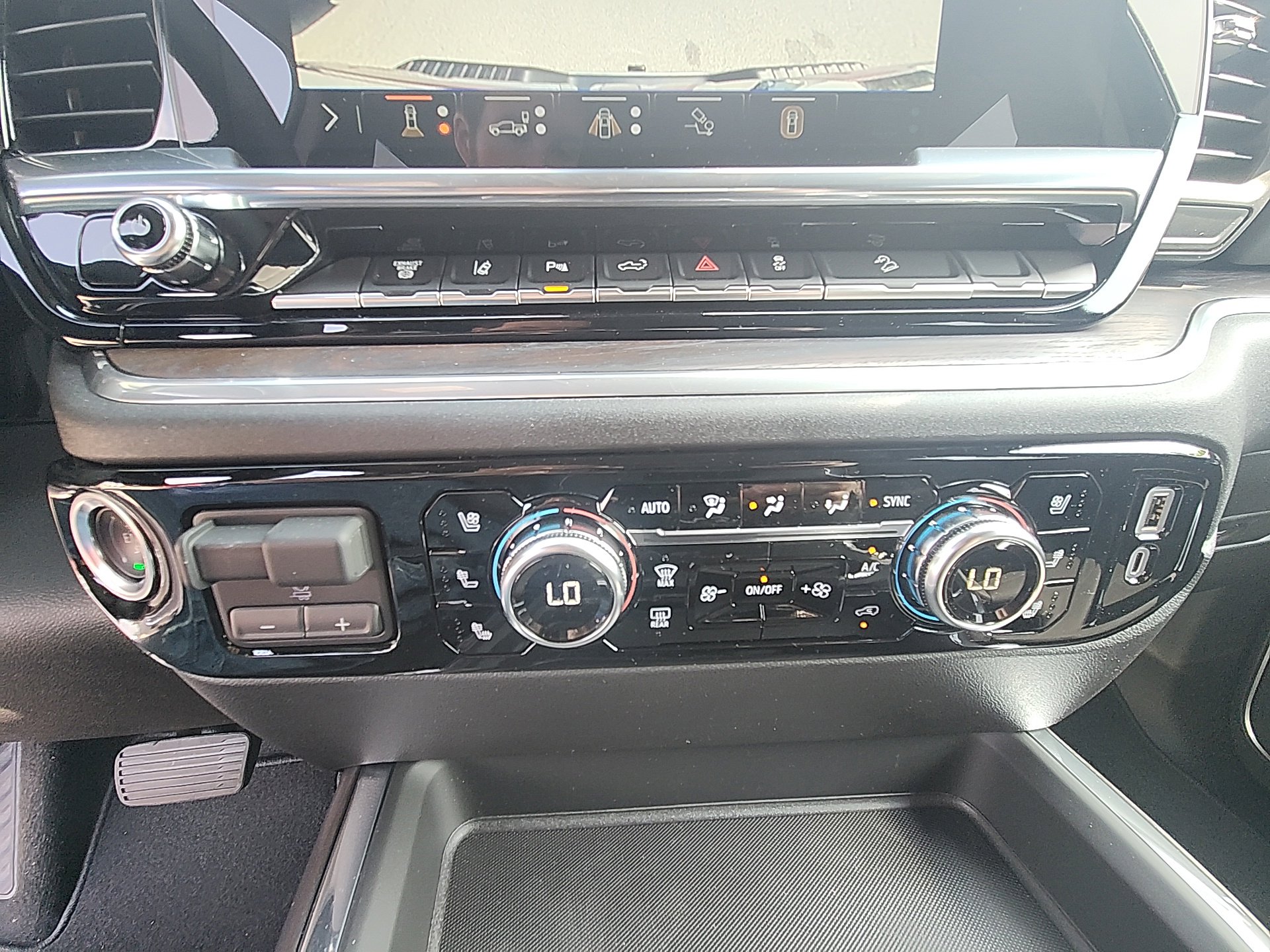 New 2025 GMC Sierra 2500 SLT w/ SLT Convenience Package image 25