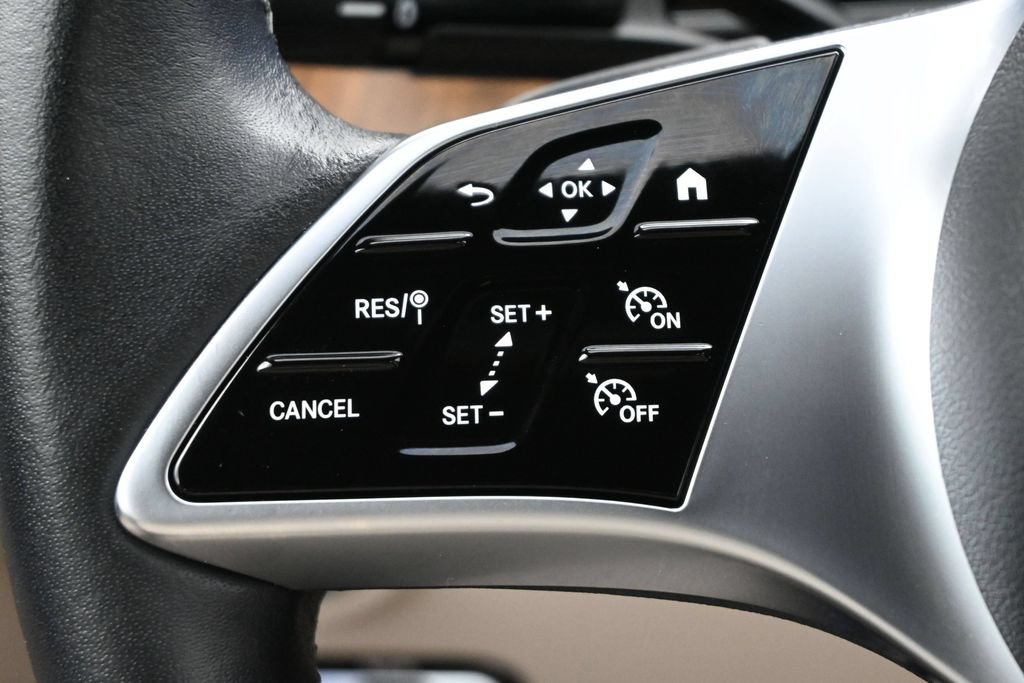 Used 2024 Mercedes-Benz C 300 Sedan image 7