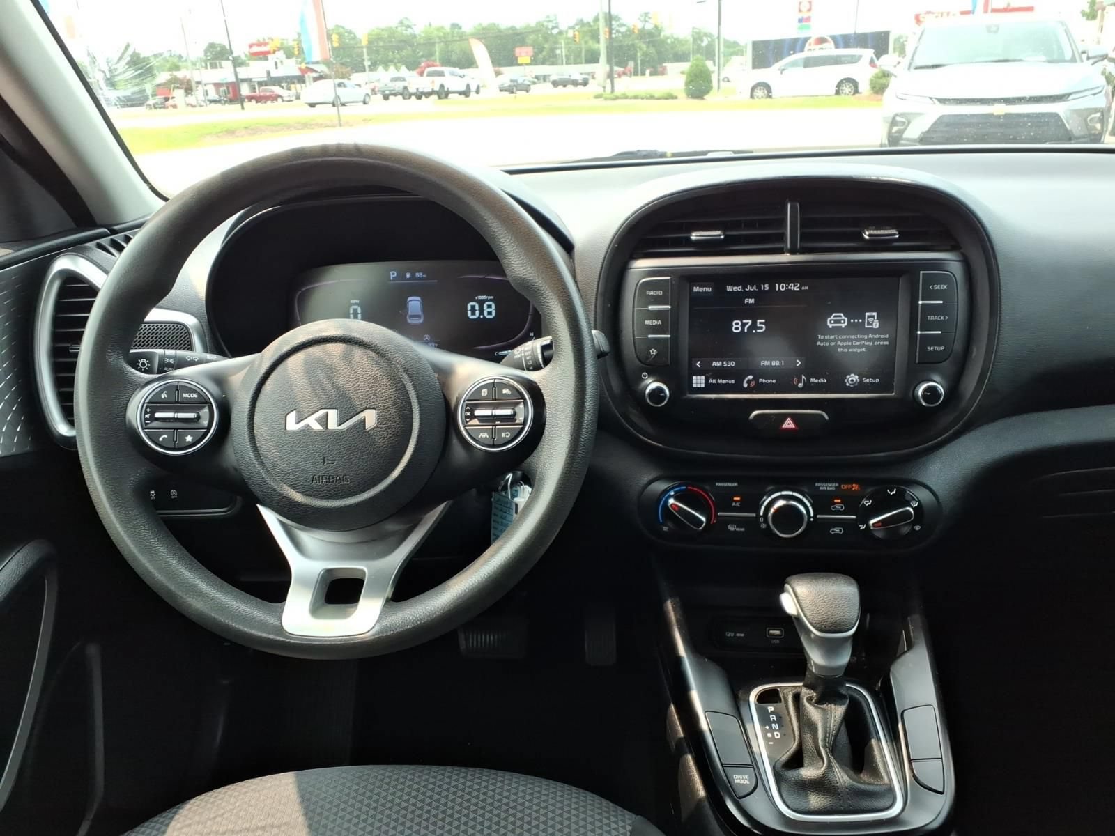 Used 2023 Kia Soul LX FWD image 11
