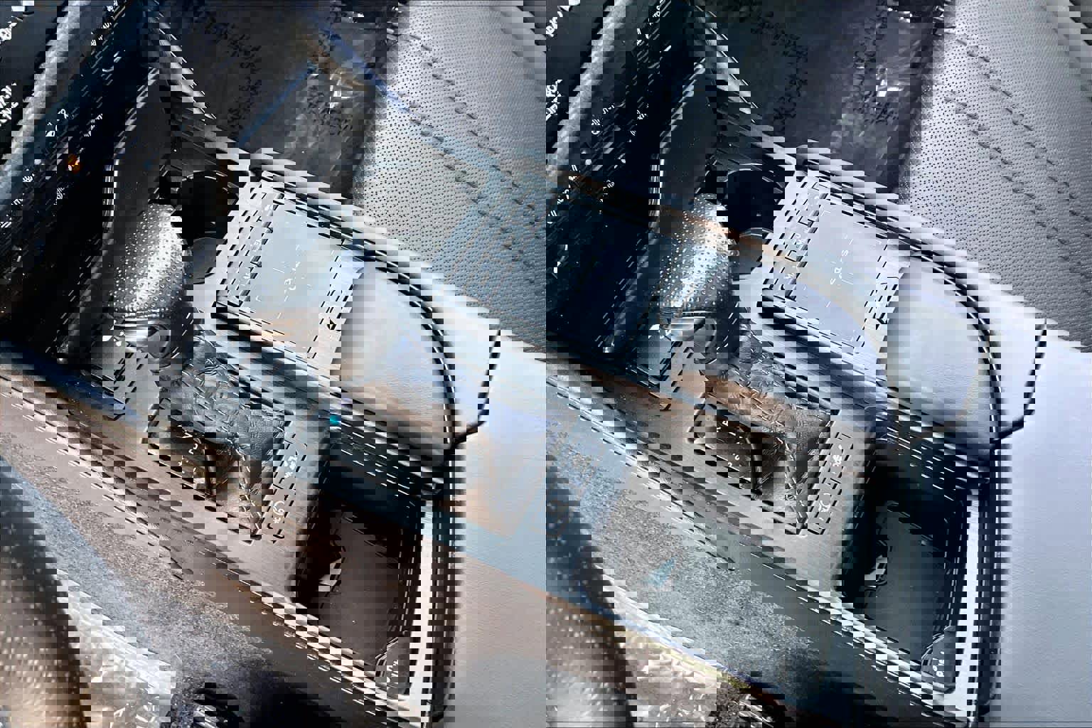 Used 2022 Lexus ES 300h F Sport w/ Accessory Package image 17