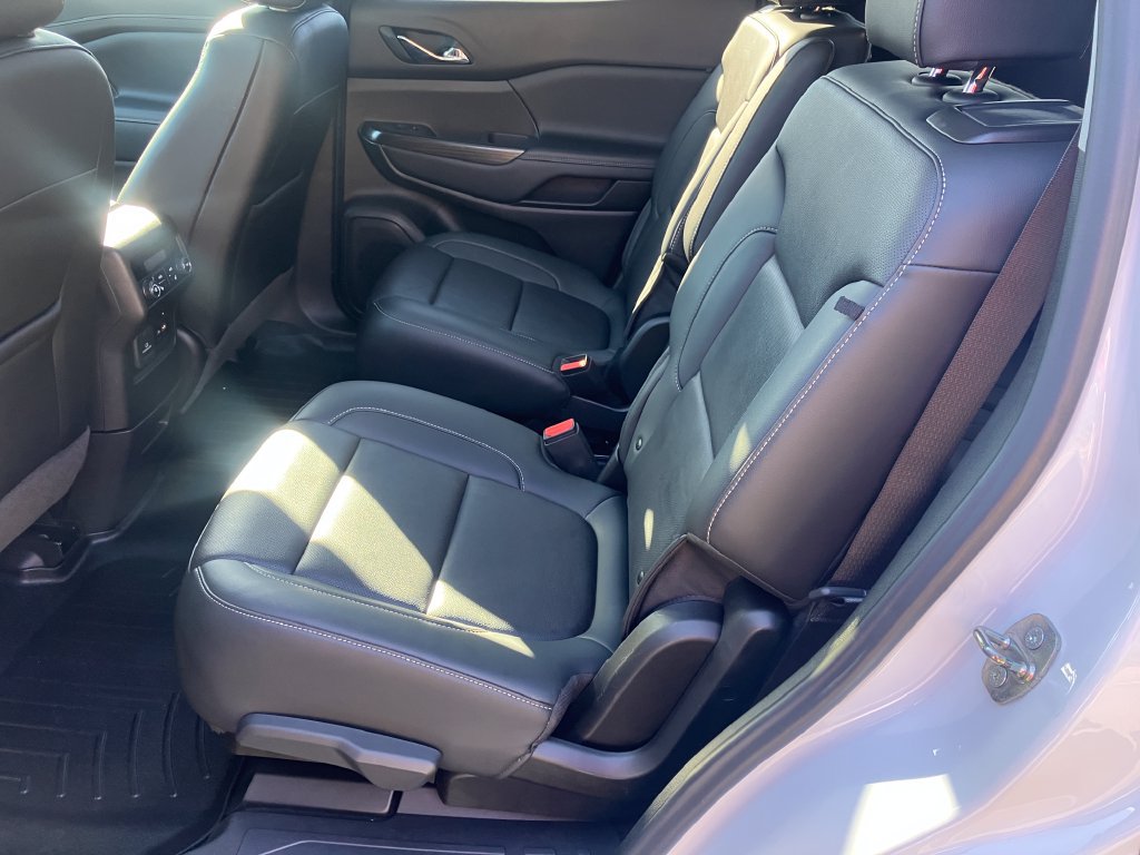 Used 2022 GMC Acadia SLT w/ Elevation Edition AWD/4WD image 20