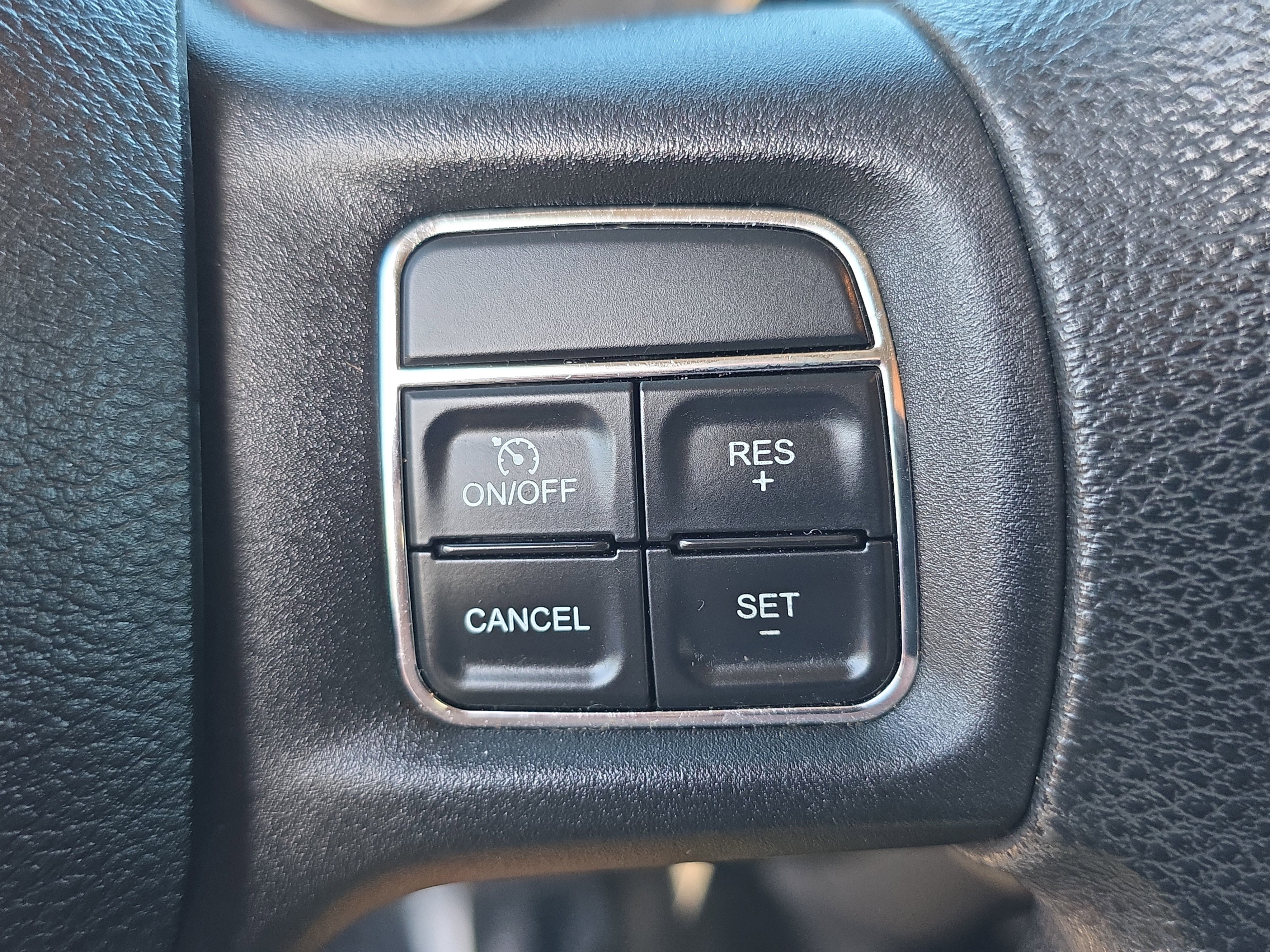 Used 2015 RAM 2500 SLT image 31