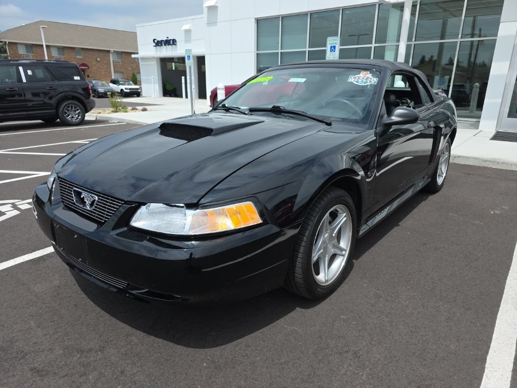 Used 2000 Ford Mustang GT RWD image 3