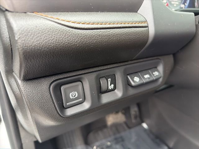 Used 2021 GMC Acadia AT4 w/ Technology Package AWD/4WD image 17