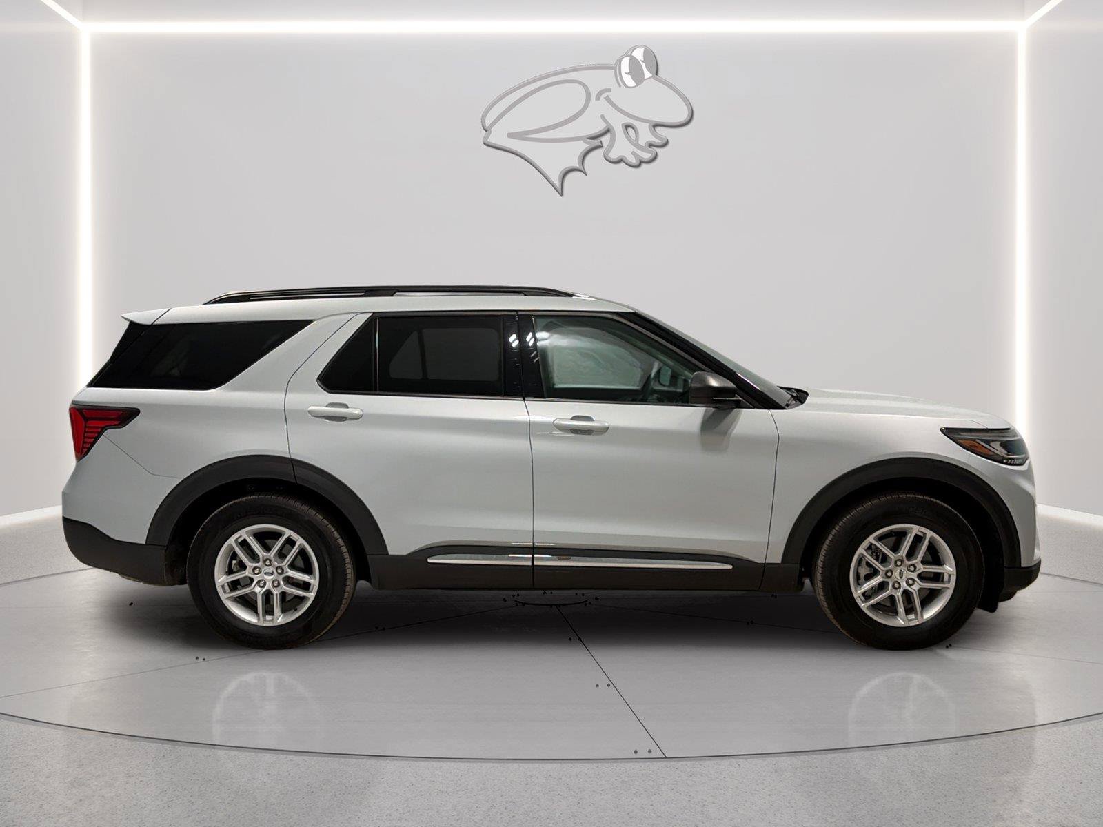 Certified 2025 Ford Explorer Active RWD image 6