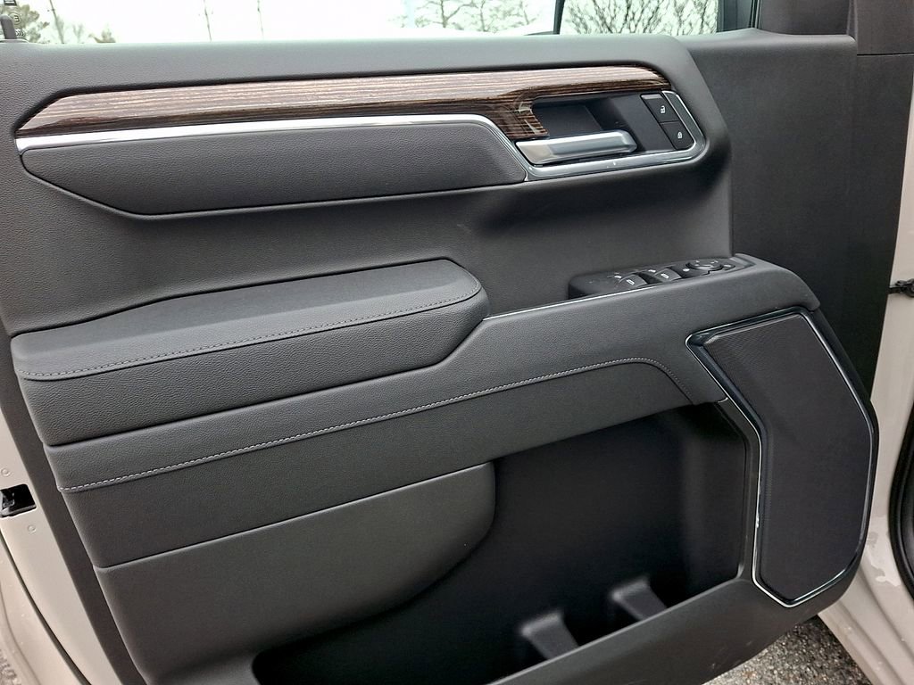 New 2026 GMC Sierra 1500 SLE image 8