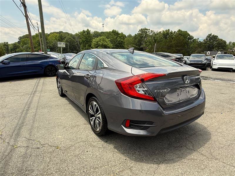 Used 2017 Honda Civic EX-T image 3