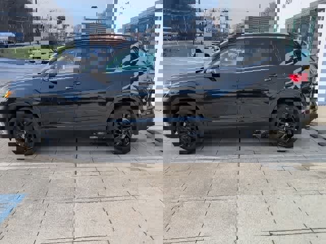 Certified 2023 Volkswagen Atlas SE w/ Panoramic Sunroof Package image 2