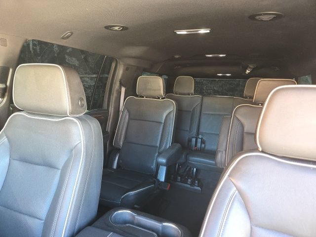 Used 2023 Chevrolet Suburban Premier AWD/4WD image 15