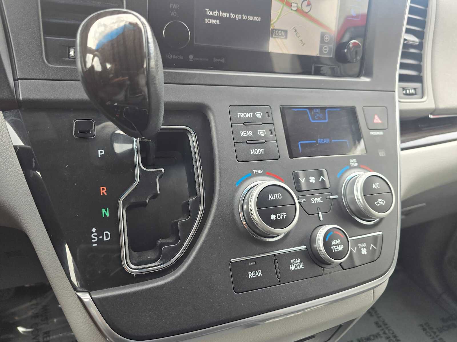 Used 2017 Toyota Sienna XLE w/ XLE Navigation Package FWD image 30