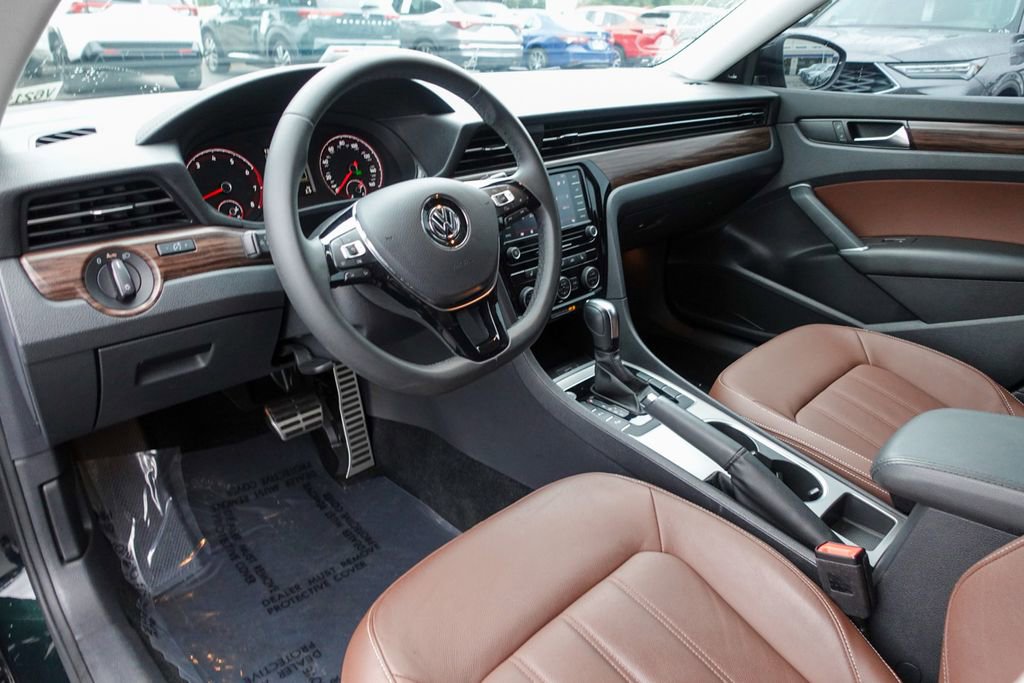 Used 2022 Volkswagen Passat 2.0T image 11