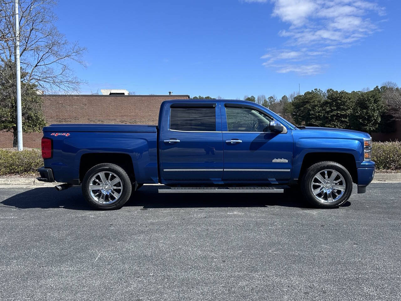 Used 2015 Chevrolet Silverado 1500 High Country w/ High Country Premium Package AWD/4WD image 5