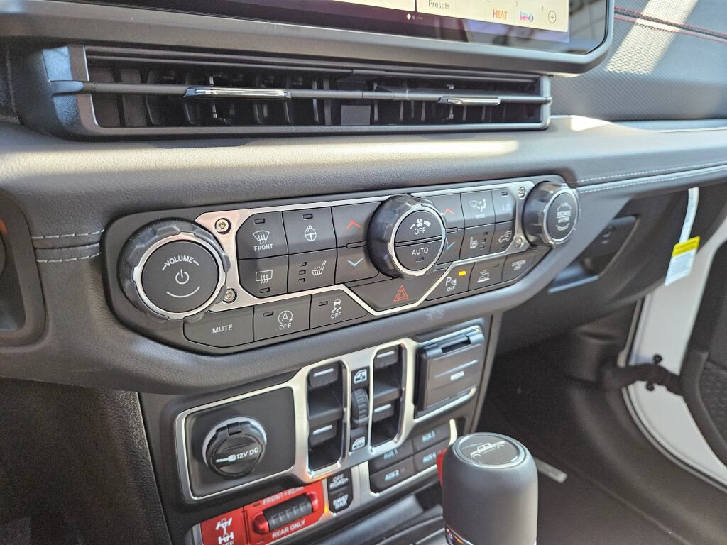 New 2026 Jeep Gladiator Rubicon AWD/4WD image 19