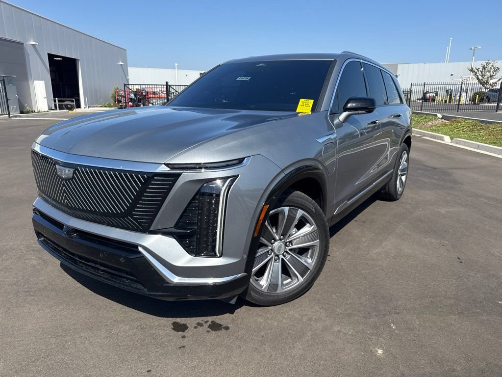 Used 2026 Cadillac Vistiq Luxury AWD/4WD image 2