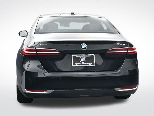 New 2026 BMW 530i xDrive w/ Premium Package image 6