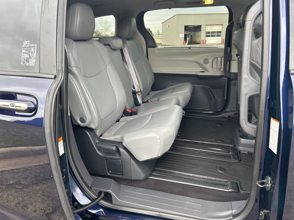 Used 2024 Toyota Sienna XLE w/ XLE Plus Package image 22