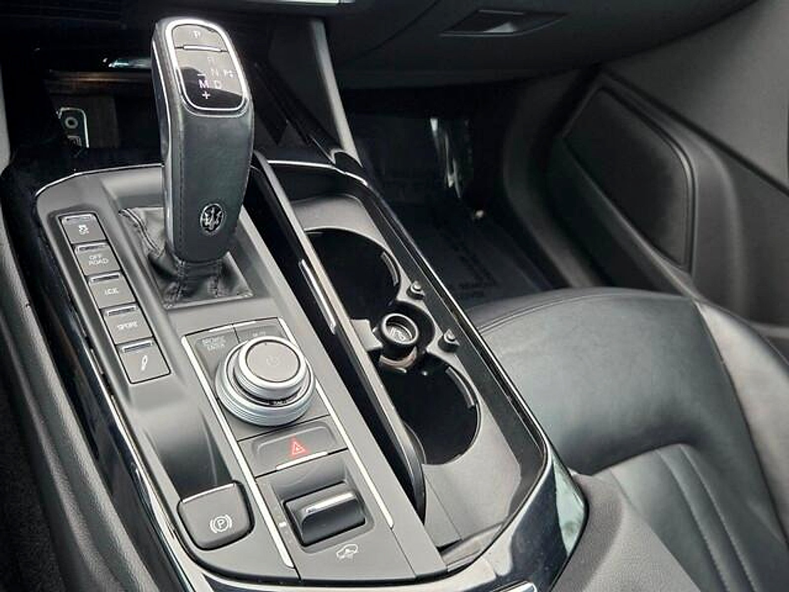 Used 2023 Maserati Levante GT AWD/4WD image 20